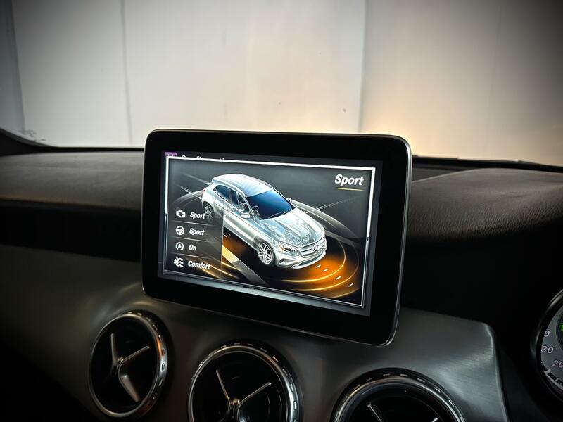 MERCEDES-BENZ GLA CLASS